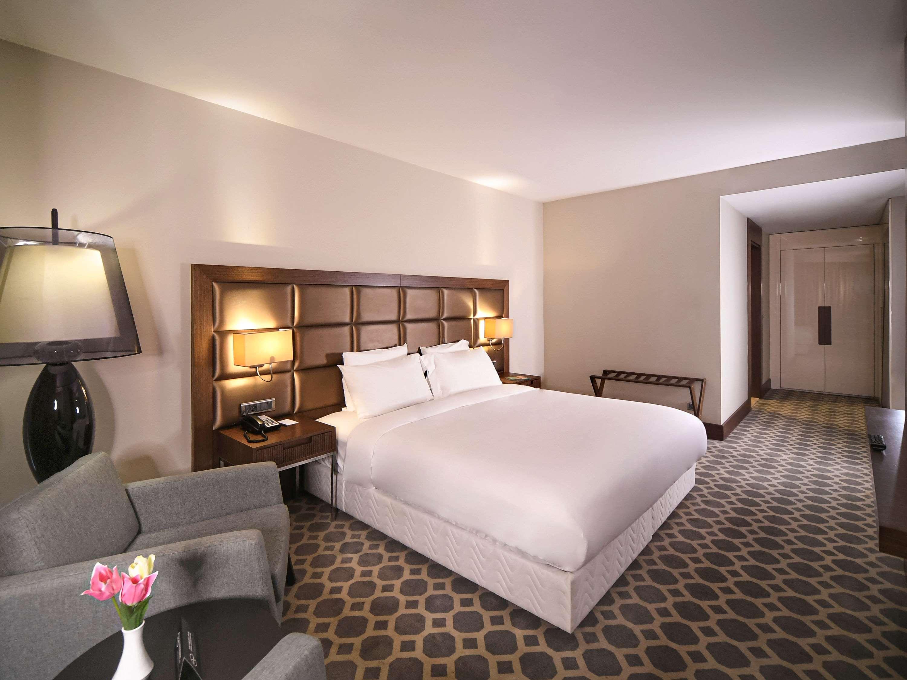 Mercure Istanbul West Hotel & Convention Center Istambul Exterior foto