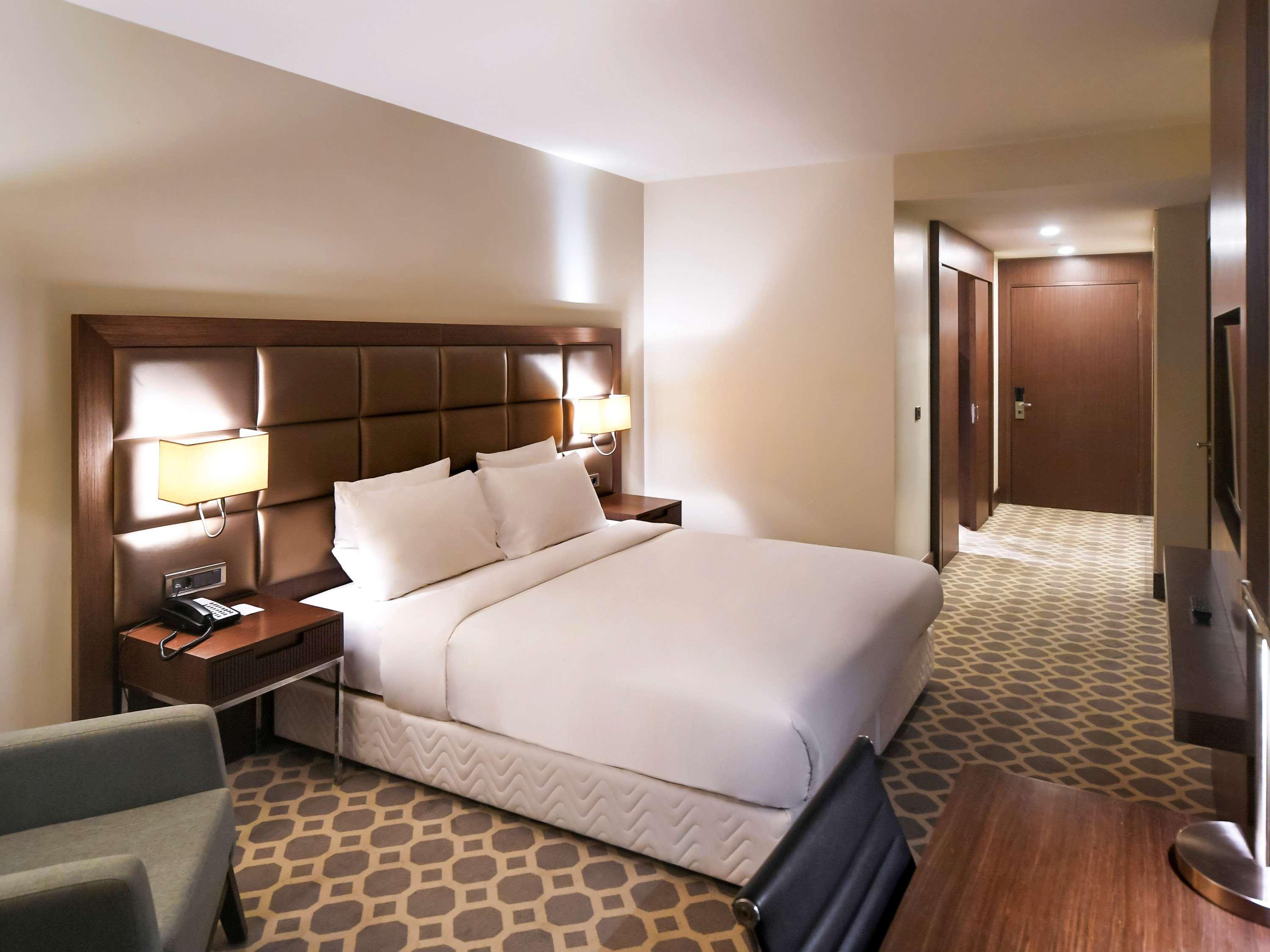 Mercure Istanbul West Hotel & Convention Center Istambul Exterior foto