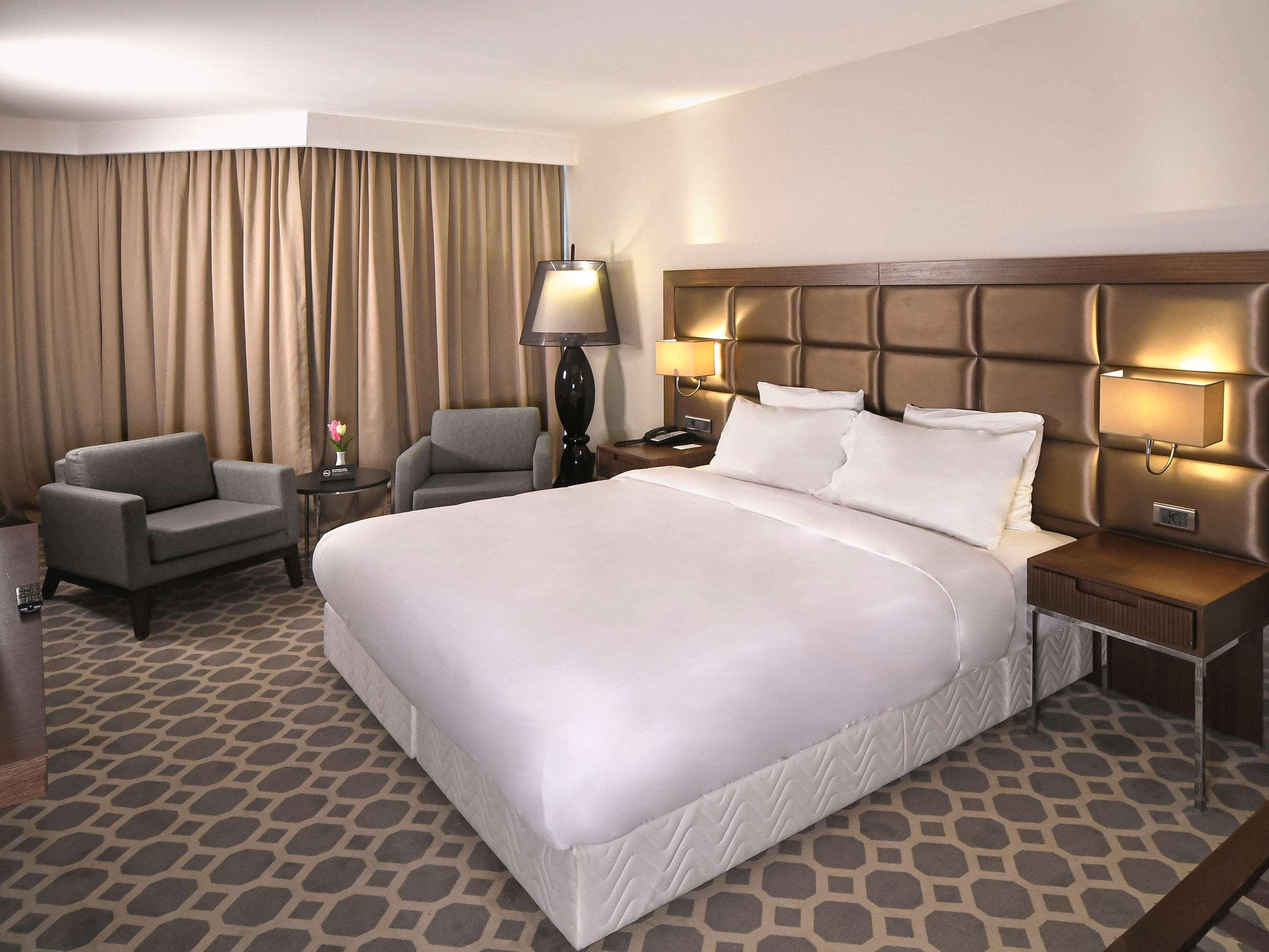Mercure Istanbul West Hotel & Convention Center Istambul Exterior foto