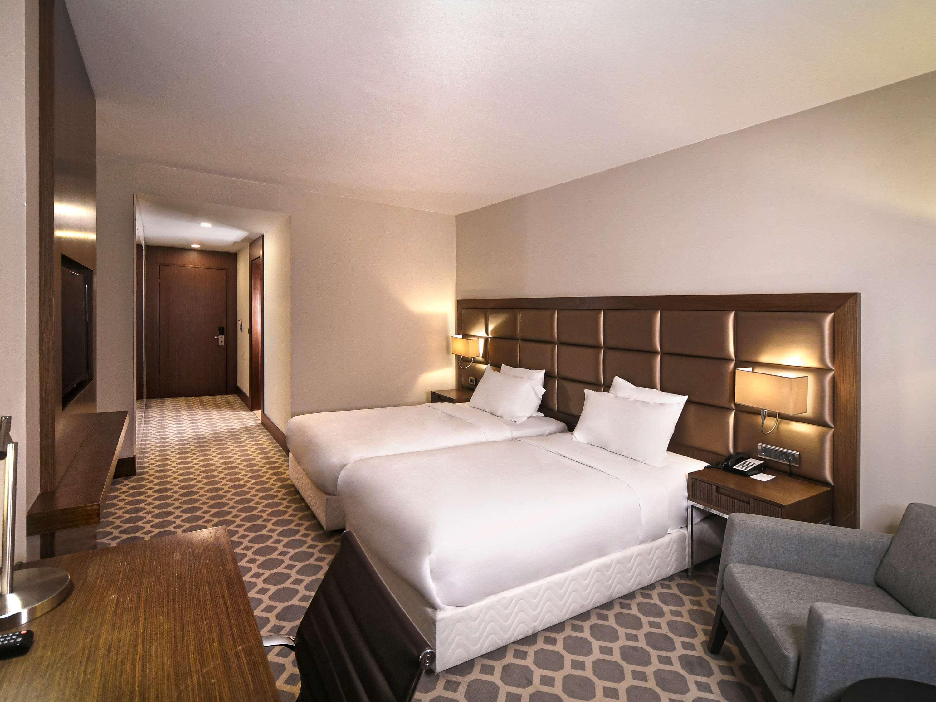 Mercure Istanbul West Hotel & Convention Center Istambul Exterior foto